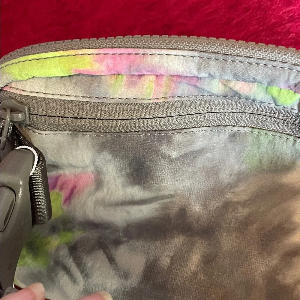 LULULEMON EVERYWHERE 1LTR HYPER TIE-DYE MULTI ROVER BELT BAG GREEN PINK & GRAY